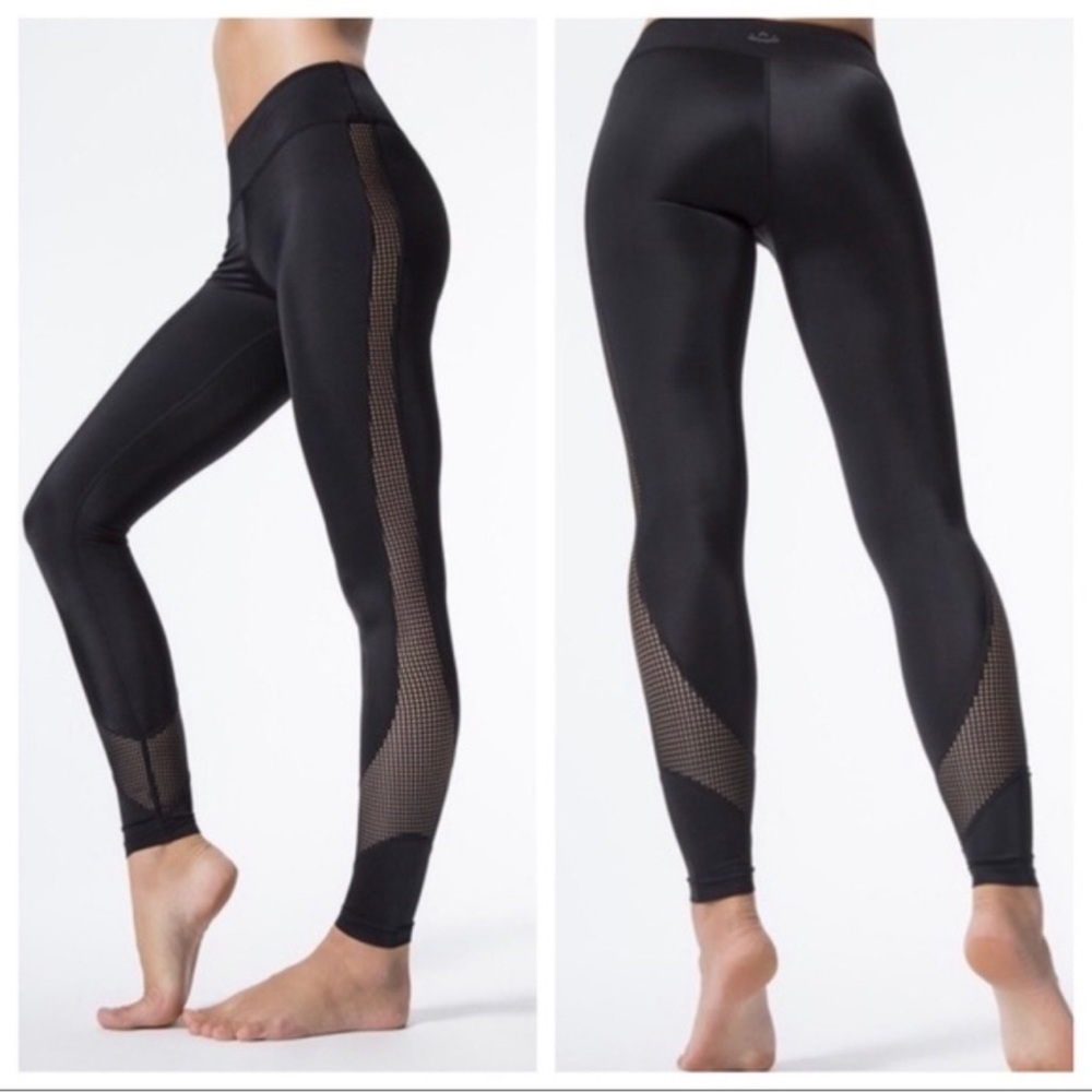 Beyond Yoga Black Mesh Panel Leggings